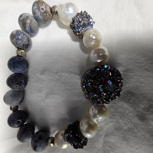 Elegant Blue and Pearl Beaded Bracelet‎ - Picture 6 of 7